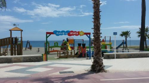 Apartamentos Poniente - Mares Torre Del Mar Buitenkant foto