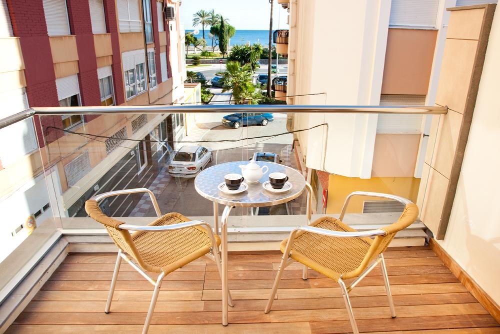 Apartamentos Poniente - Mares Torre Del Mar Buitenkant foto